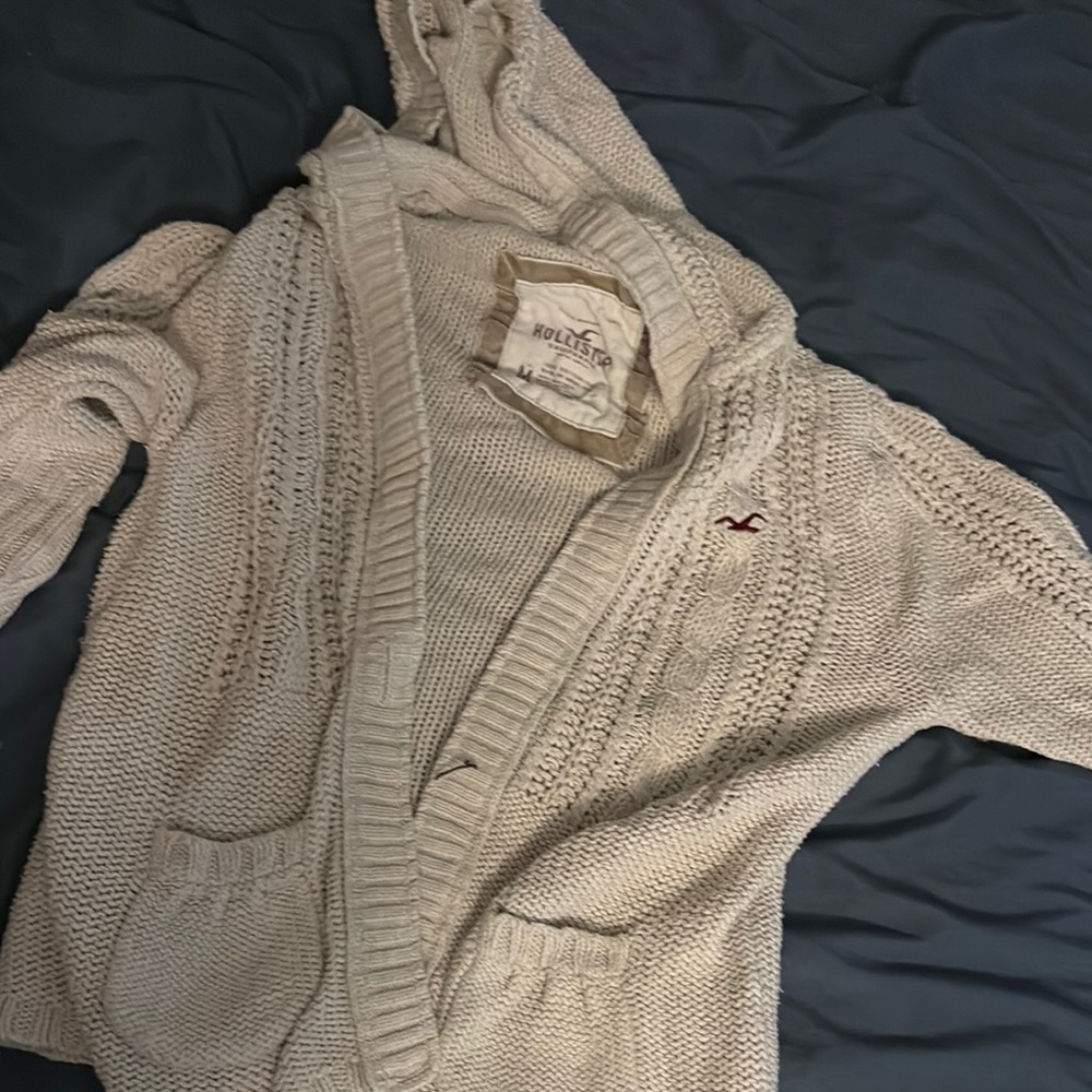 Hollister Women's Cream Knit Sweater